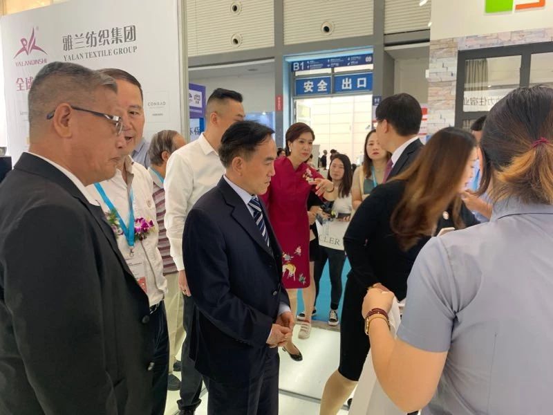 董事長唐樹松參加第二十屆西安國際酒店設(shè)備暨旅游商品展覽會(huì)