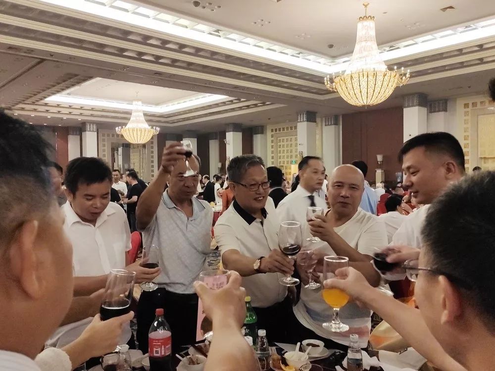 董事長唐樹松參加中國酒店用品協(xié)會(huì)2019會(huì)員年會(huì)
