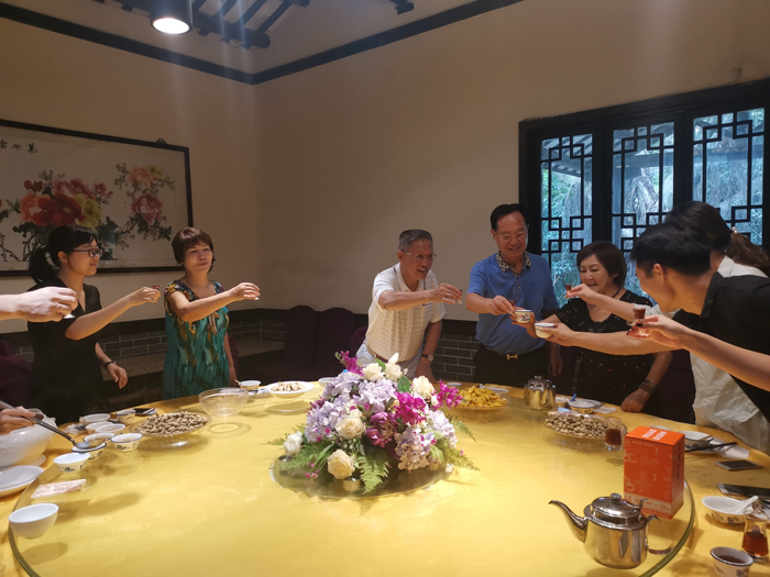 【賽思達(dá)烤箱】酒協(xié)一行訪農(nóng)莊，把盞言歡敘佳情
